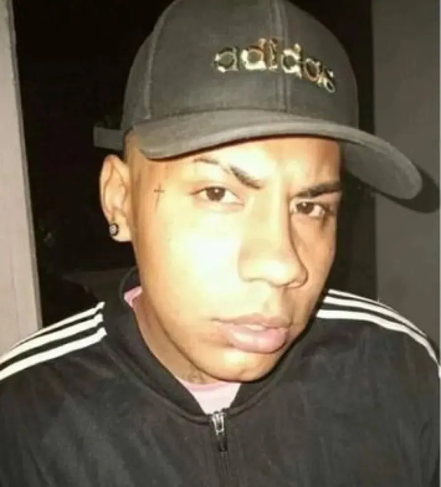 Acompañado por su abogado, el presunto asesino de Villa Obrera se entregó a la justicia