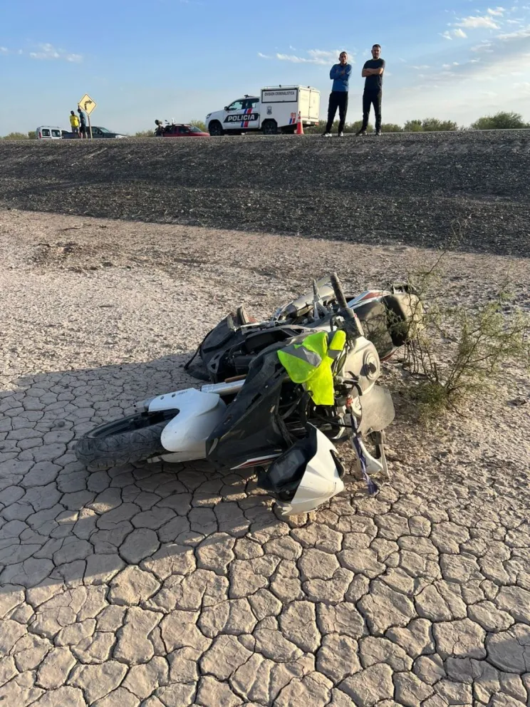 Fatal. El desenlace de Roger López, de 64 años, quien perdió el control de su moto Benelli en El Encón y falleció como consecuencia del impacto.