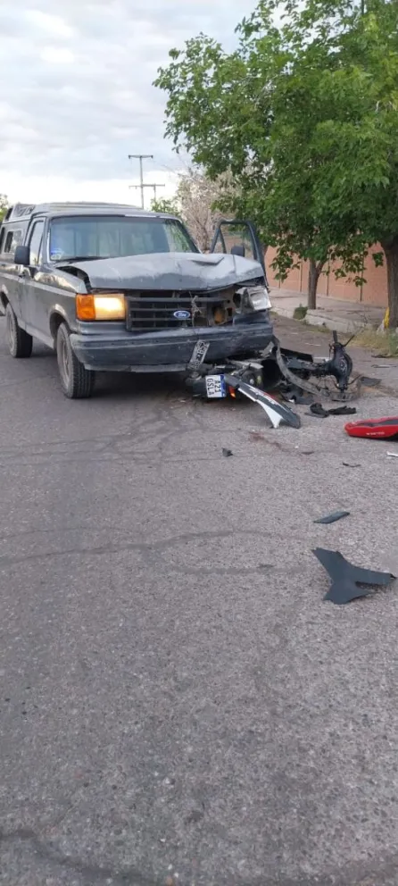Fatal accidente en Ruta 40: un motociclista murió tras colisionar con una camioneta. 