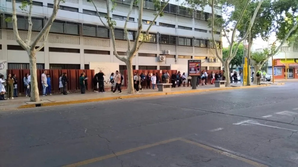 Comenzaron los exámenes de ingreso a los colegios preuniversitarios de San Juan. 