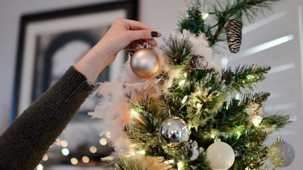 Armar el árbol de Navidad cuesta un 40% más que el año pasado. 