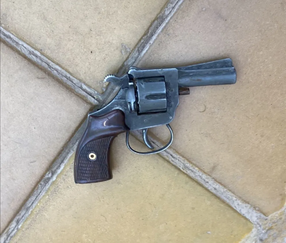 Detuvieron un sujeto y secuestraron un revólver en una barbería
