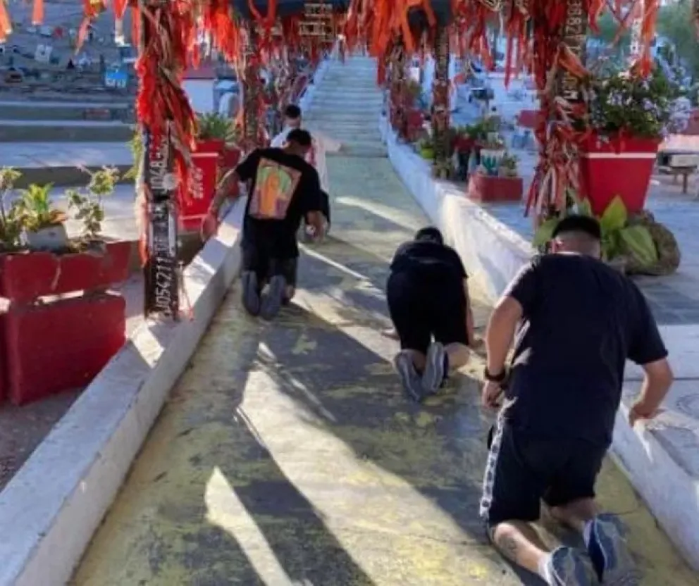 Con fe y esperanza: dos jugadores de San Martín cumplieron su 'cábala' en la Difunta Correa