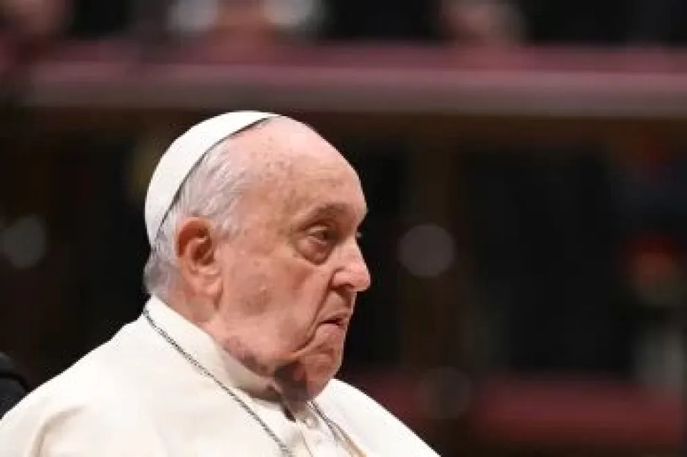 El Papa sufrió una caída, se golpeó la cara y desde el Vaticano dieron una explicación oficial