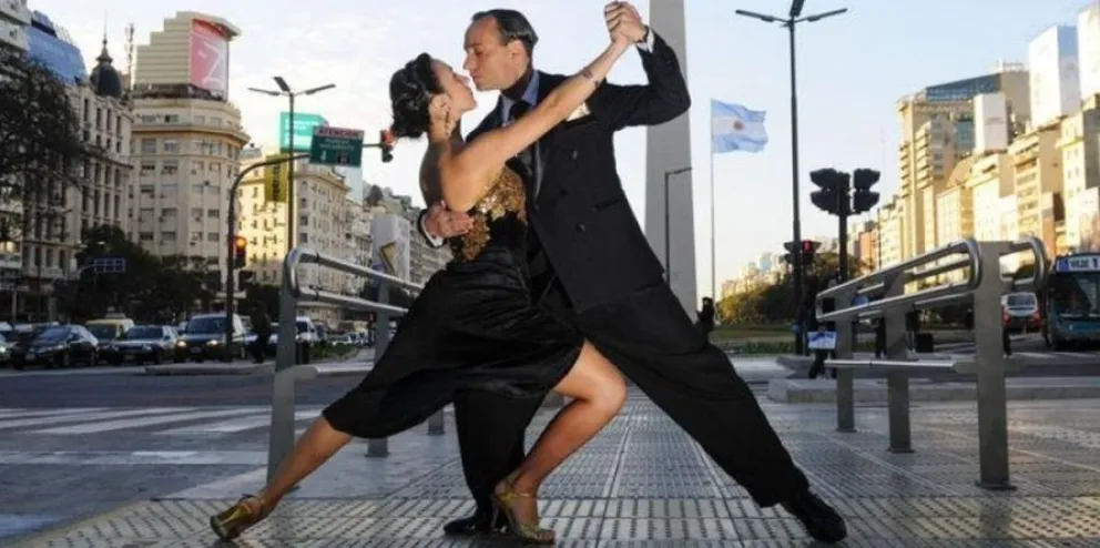 11 de diciembre se celebra el Día Nacional del Tango: su origen y un homenaje a Gardel y De Caro