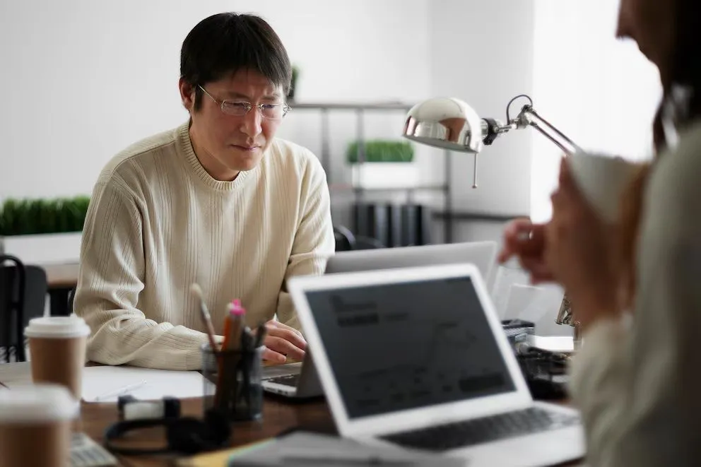 Tokio anunció la implementación de una semana laboral de cuatro días para empleados públicos, a partir de abril de 2025