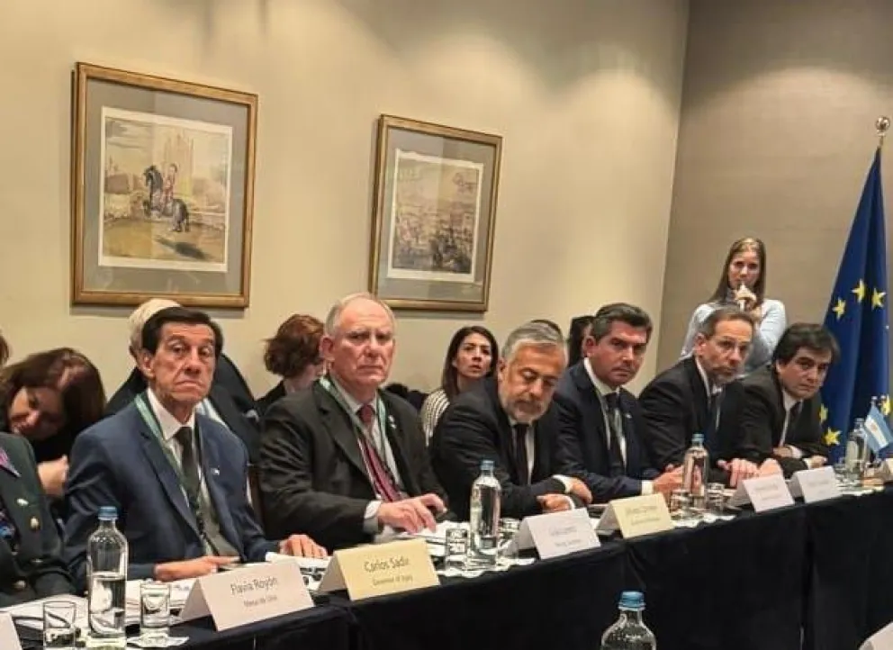 Orrego busca financiamiento para obras de infraestructura vial y energética