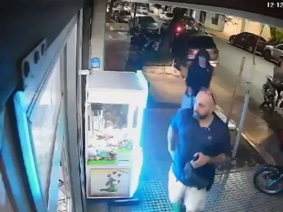 El crimen en recoleta quedó registrado en las cámaras de la zona. 