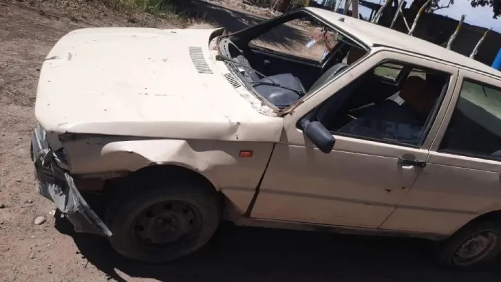Dos hombres en estado de ebriedad chocaron contra un árbol en Albardón.