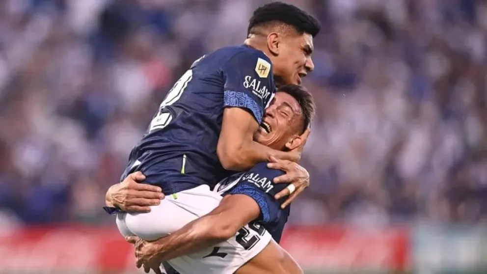 Vélez venció a Huracán por 2 a 0 y se consagró campeón de la Liga de Fútbol Profesional. 