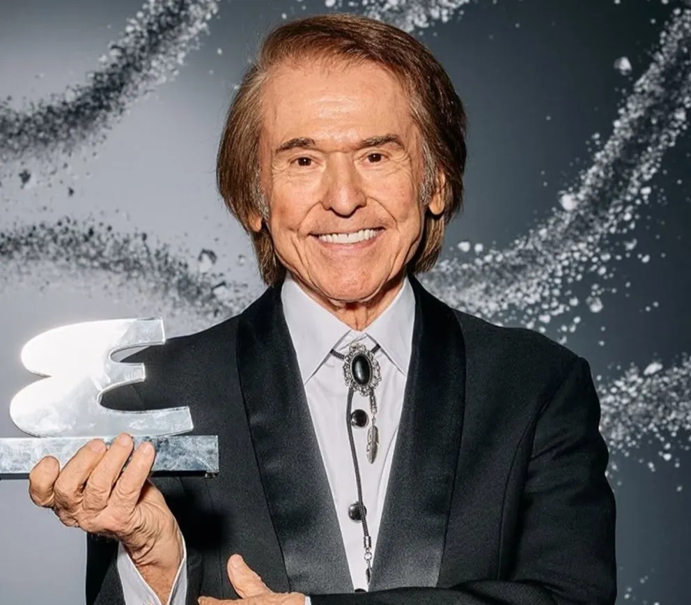 El icónico cantante de 81 años, ha sido diagnosticado con cáncer cerebral, específicamente un linfoma que afecta a su encéfalo.