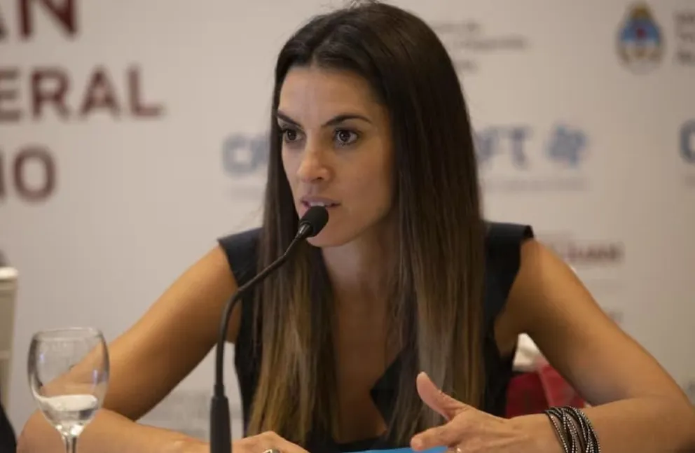 El Gobierno echó a la subsecretaria de Turismo por haber adelantado sus vacaciones