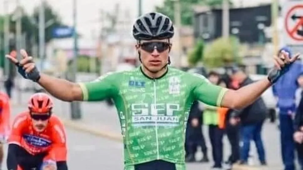 Leonardo Cobarrubia se impuso con una victoria al sprint.