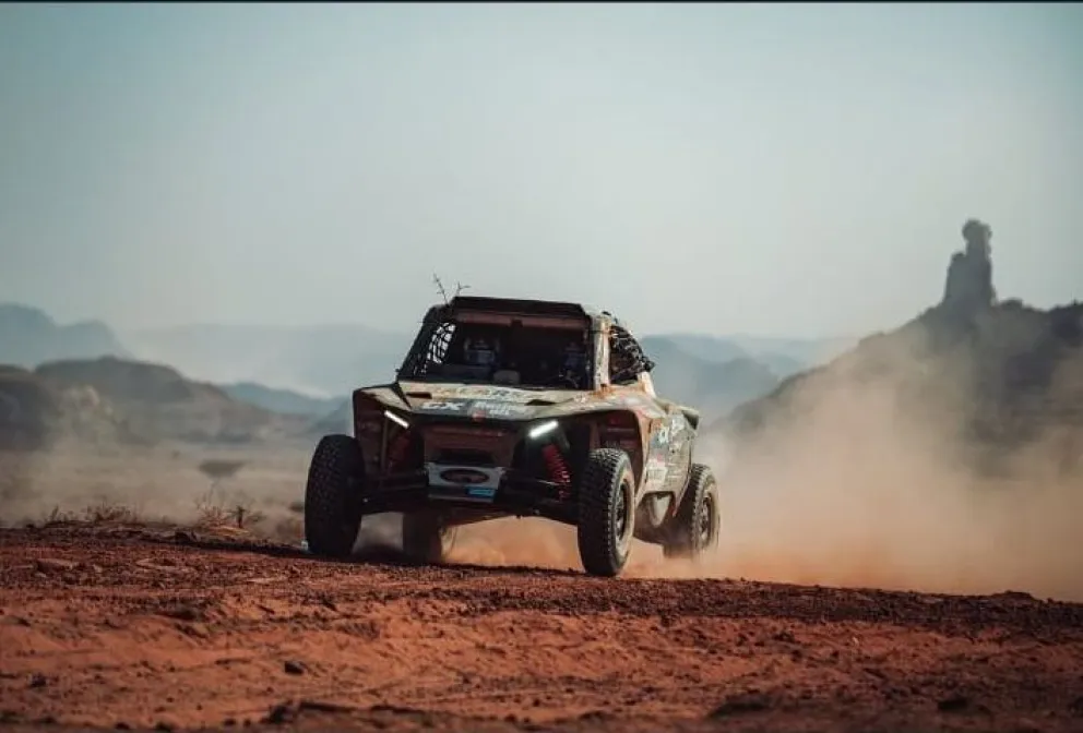 El sanjuanino Lisandro Sisterna sigue destacándose en el Dakar: sexto en la general tras la etapa 5