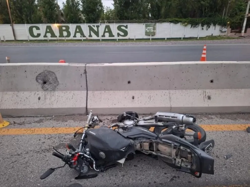 Tragedia en Pocito: Identificaron al motociclista que chocó contra un bloque de cemento. 