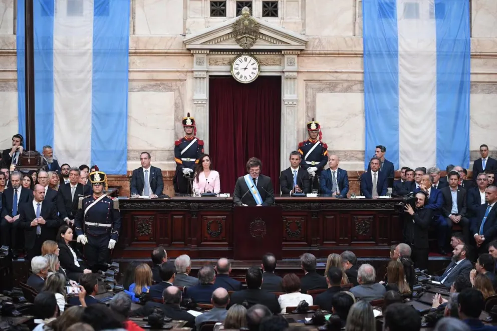 El Gobierno retoma la negociación con la oposición en la reapertura del Congreso. 