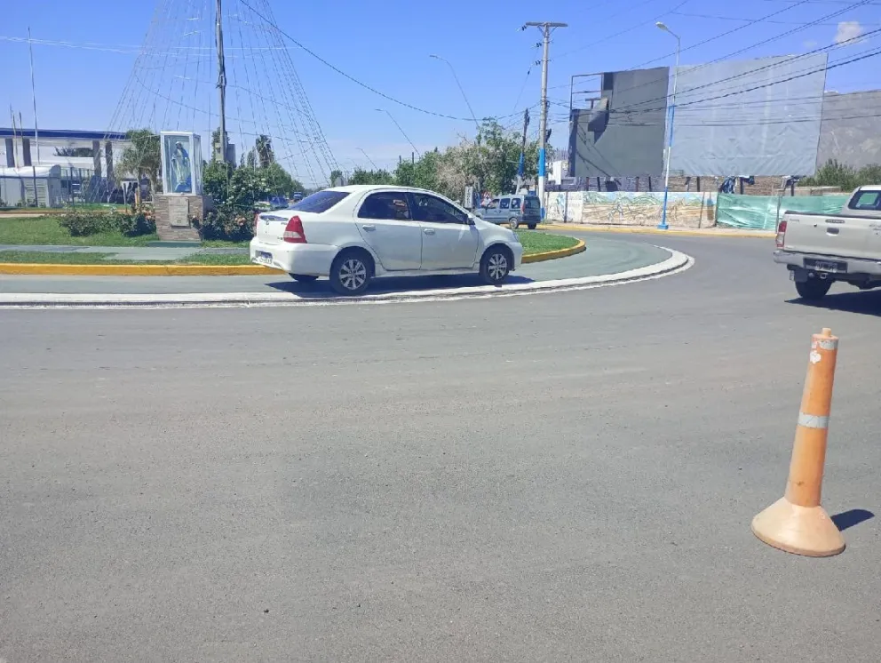 Una motociclista terminó fracturada tras ser embestida por un auto en Pocito 