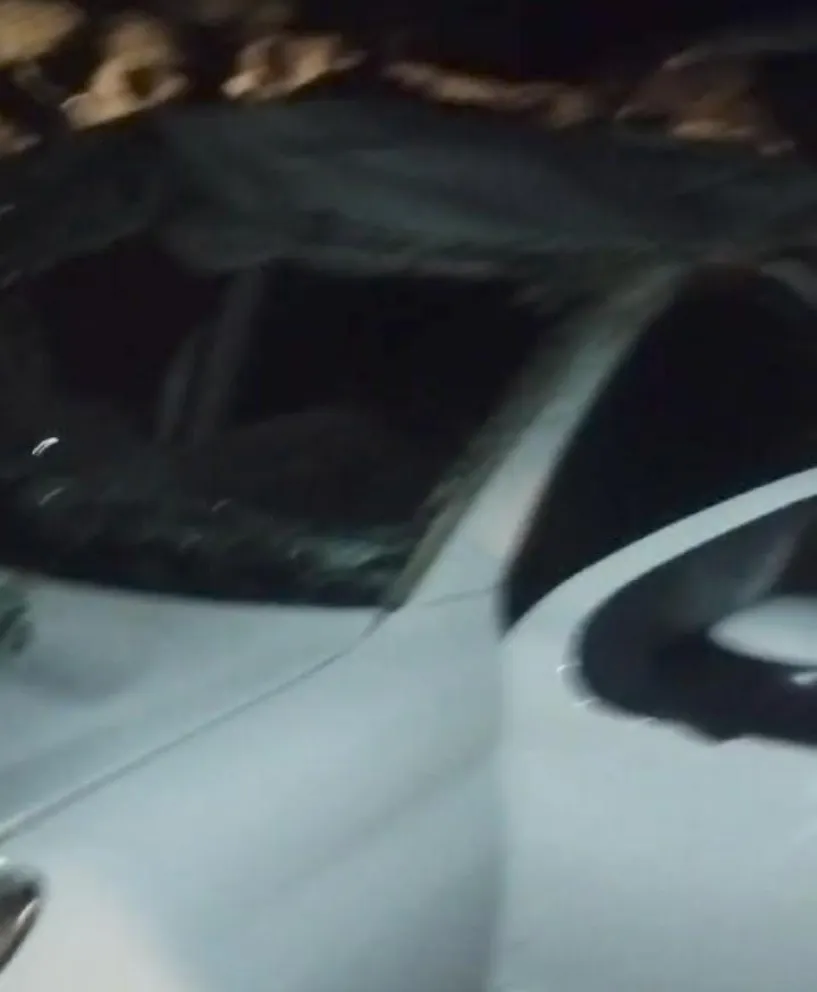 Muy dañado. Quedó el Peugeot, en que se trasladaban la madre y su hijo por el departamento Ullum.