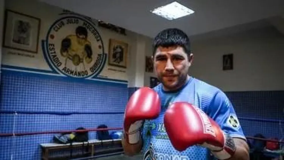 Andrés "Canelito" Tejada debutará en Europa ante el excampeón mundial Viktor Postol.