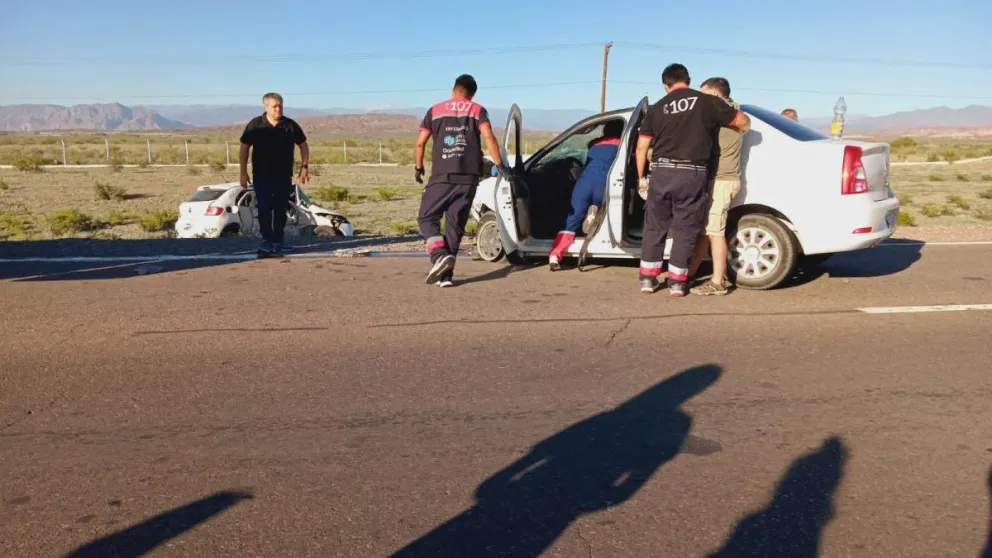 Una mujer grave y tres heridos, el resultado del impresionante choque frontal en Ruta 40