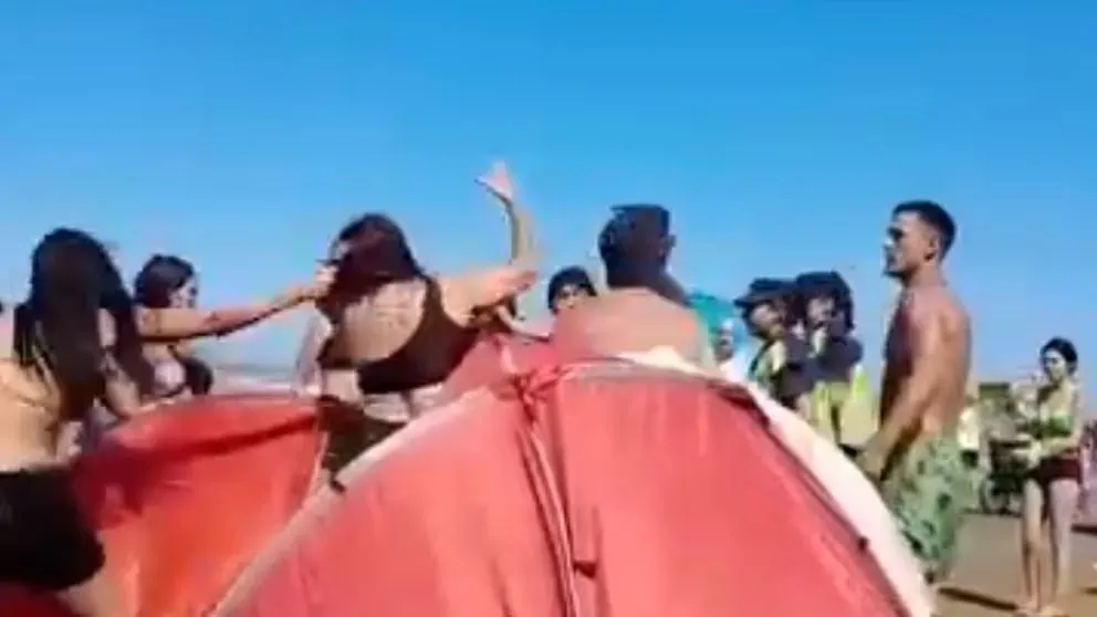 Una fuerte pelea entre dos familias tuvo lugar este fin de semana en la playa de Santa Teresita. 