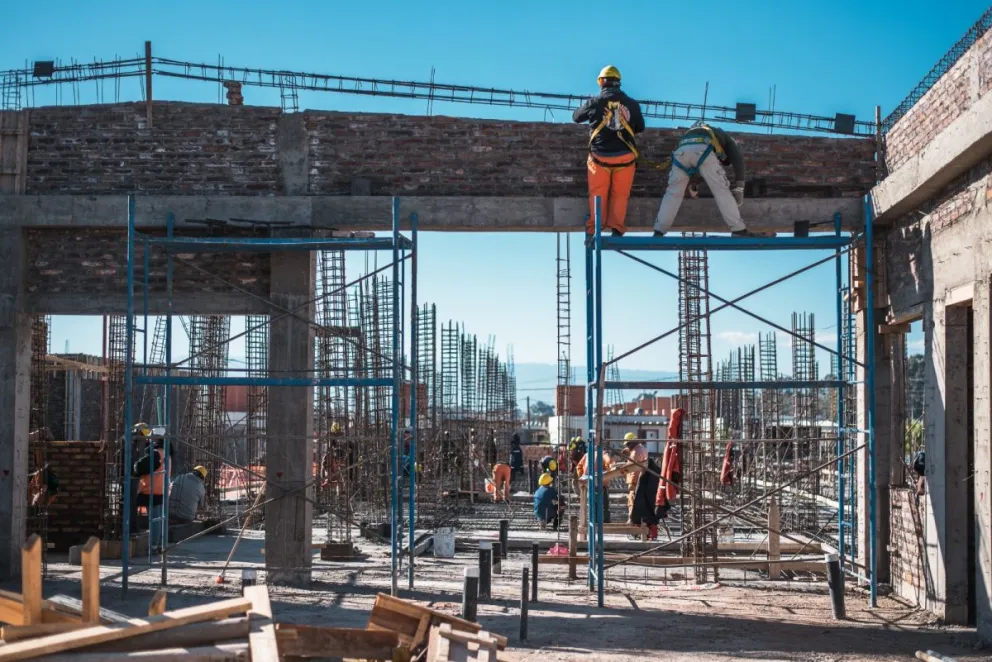 Inspecciones. Tanto el gobernador Orrego como el ministro Perea han recorrido las obras en el Hospital de Angaco, luego de la reactivación. El mandatario provincial anunció en agosto el reinicio del centro de salud de Calingasta.