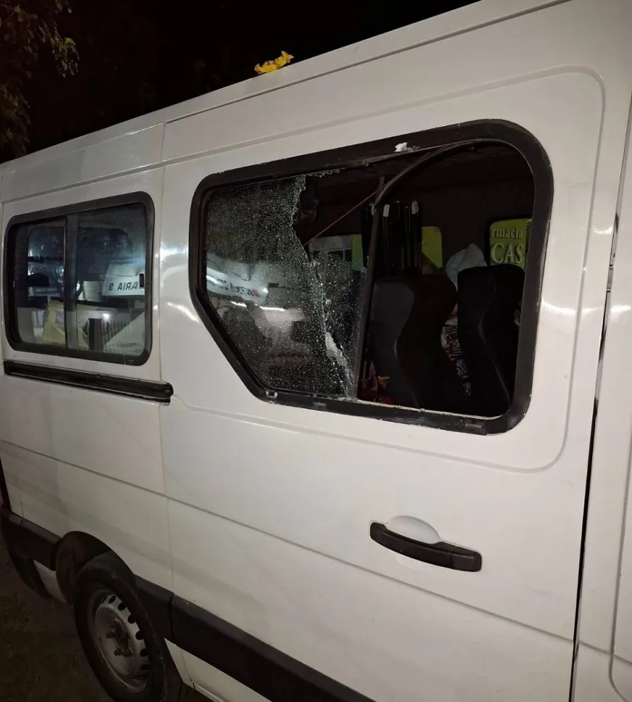 Una familia que volvía a San Juan fue atacada a pedradas y una mujer y su nena de dos meses debieron ser asistidas