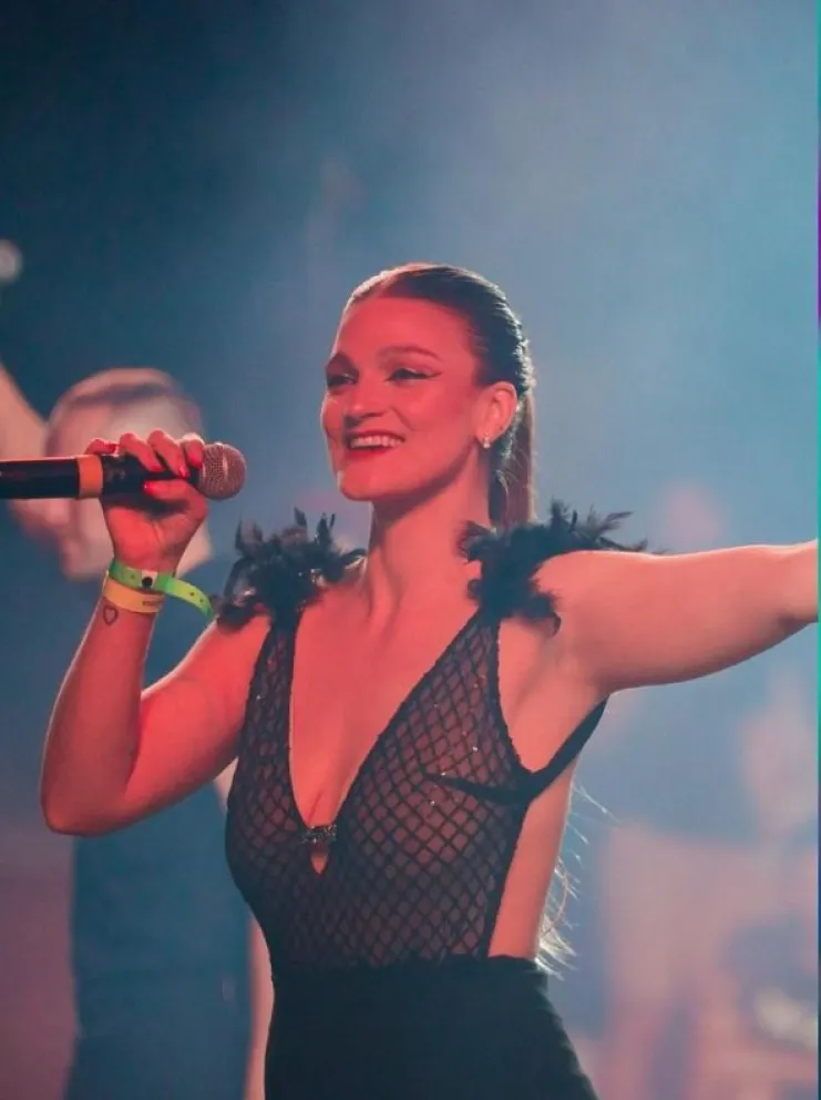 Martina Flores: El bolero, su conexión familiar y el adelanto de su nuevo disco.