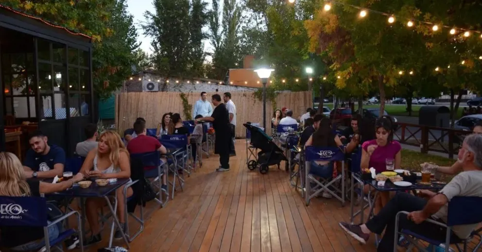 Gastronómicos esperan reservas de hasta el 80% en las cenas por el Día de San Valentín (imagen ilustrativa)