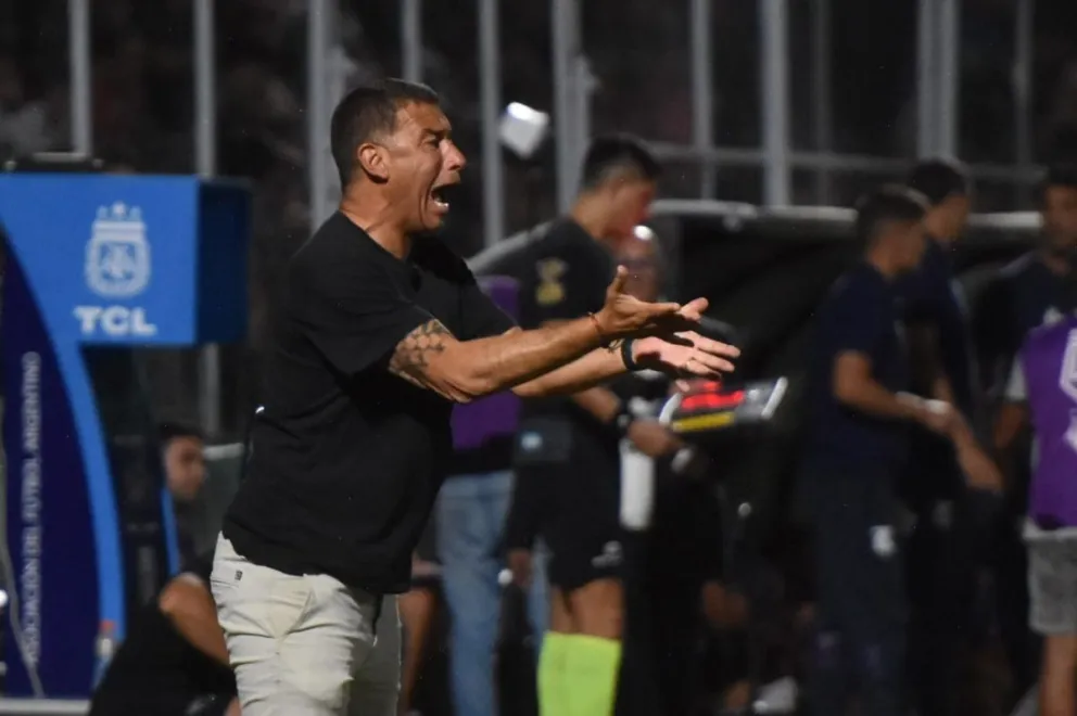 Tras renunciar a su puesto de DT en San Martín, Raúl Antuña emigrará a Ecuador 