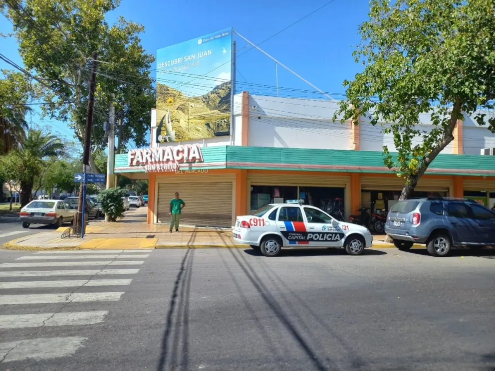 Identificaron al hombre que falleció este viernes en una farmacia de Capital (foto gentileza radio Mil20)