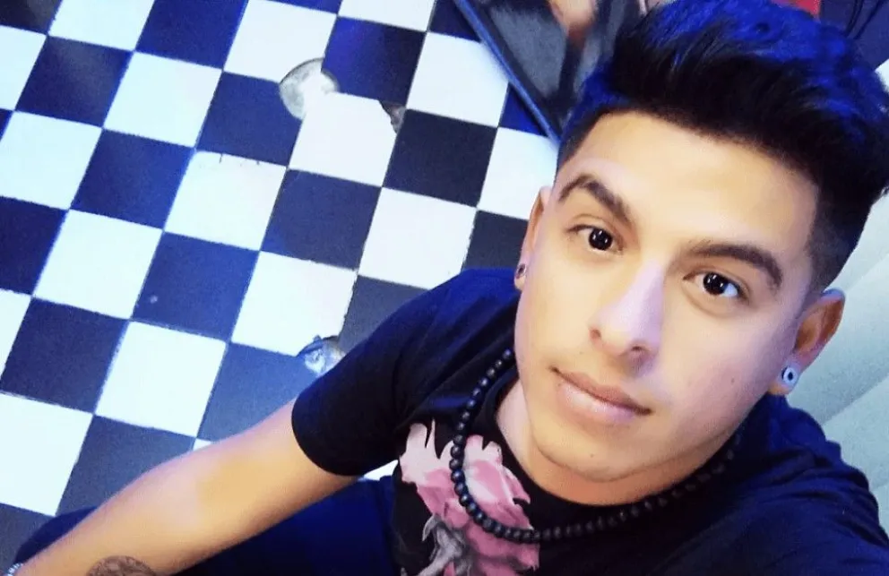 Damnificado. Jesús Neira, quien cayó de una altura importante el jueves, mientras instalaba una antena.