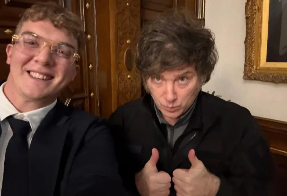 Retrato. Milei, junto a Hayden Mark Davis.