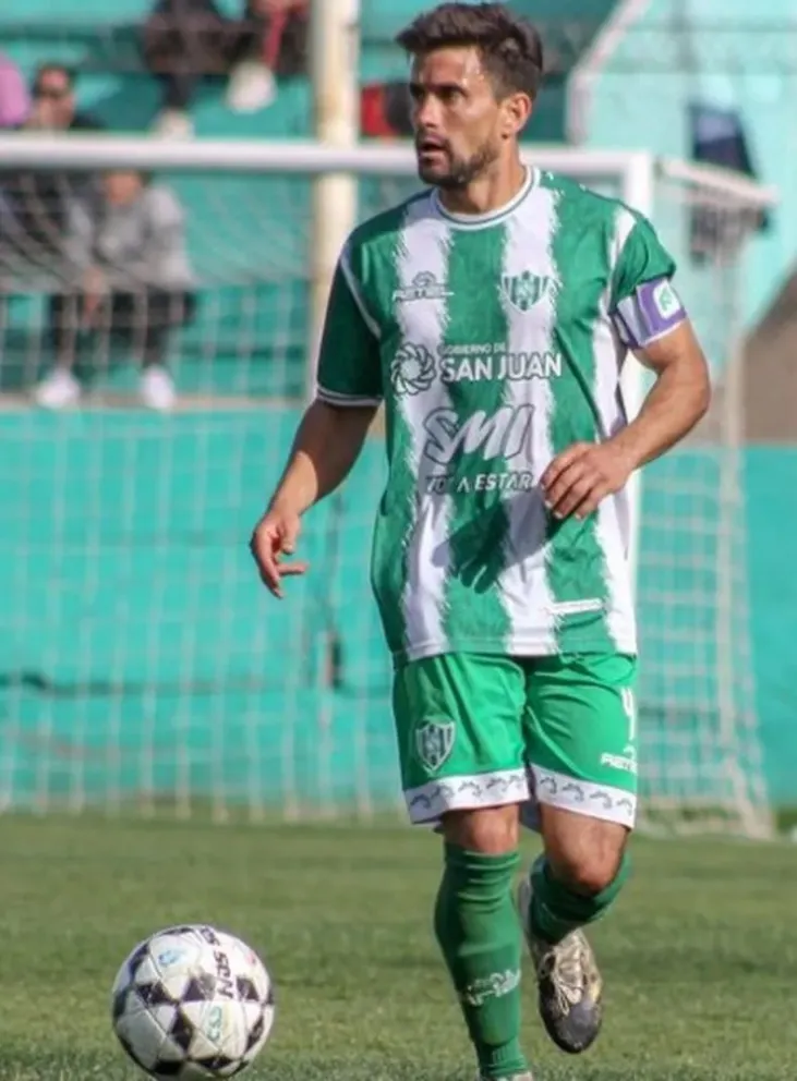 Lucas Ceballos anunció su retiro del fútbol y se despidió de Desamparados: "Hasta siempre, puyutanos"