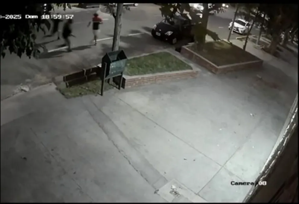 Video: Así fue el momento en el que atacaban al cuidacoches 