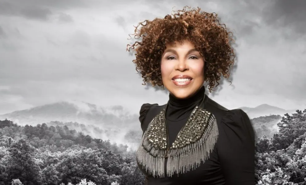 Falleció Roberta Flack, la cantante de “Killing Me Softly” . 