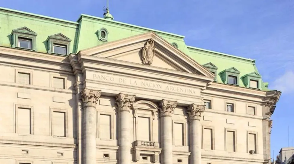 Suspendieron el decreto de Milei que transforma el Banco Nación en Sociedad Anónima. 