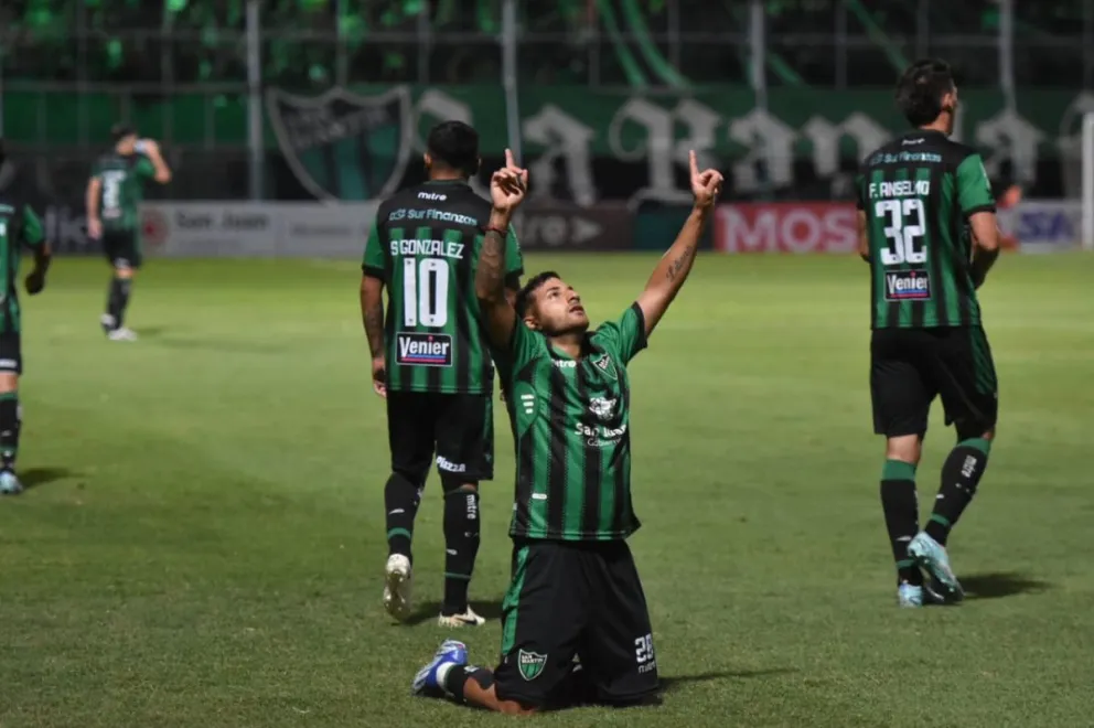 Desahogo. Marco Iacobellis celebra su tanto, en el triunfo 3-1 sobre Belgrano en Concepción.