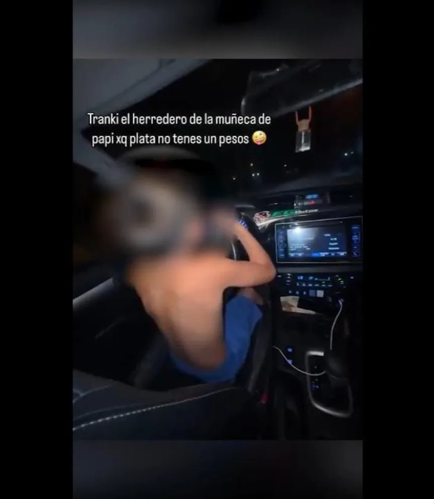 Filmó a su hijo manejando y le suspendieron la licencia de conducir. 
