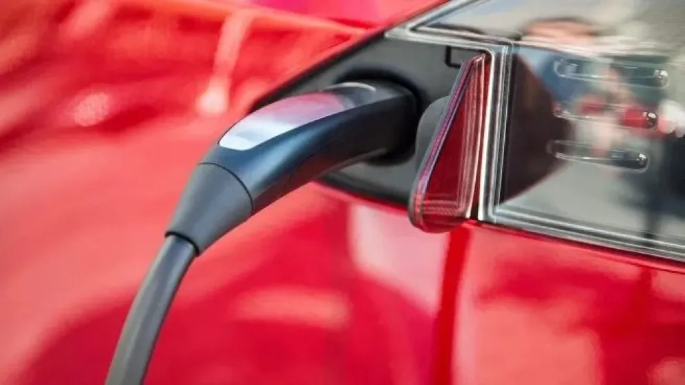 Reglamentaron el procedimiento para importar autos eléctricos e híbridos sin aranceles. 