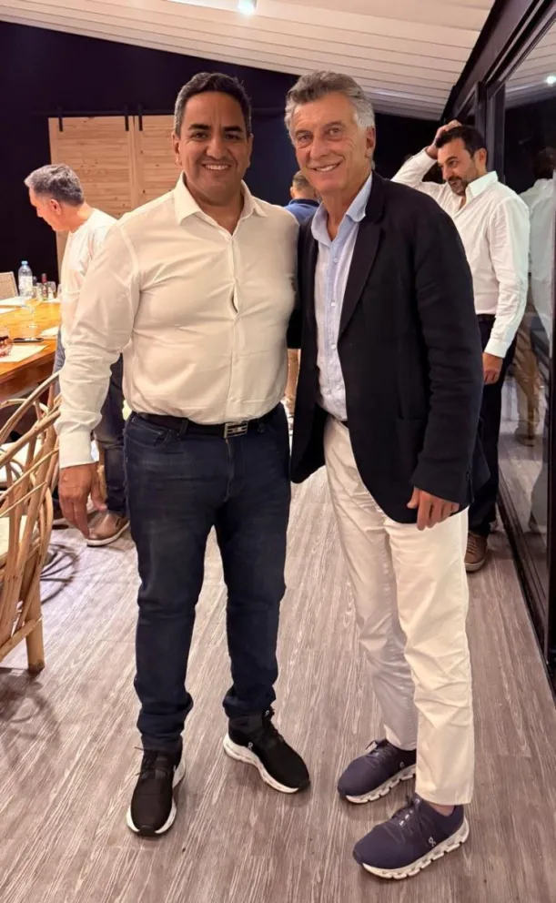 Juntos. Enzo Cornejo, con el expresidente de la Nación, Mauricio Macri.