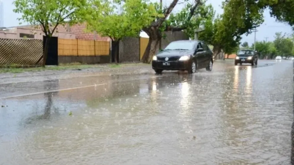 Hay cinco departamentos sanjuaninos bajo alerta naranja. 