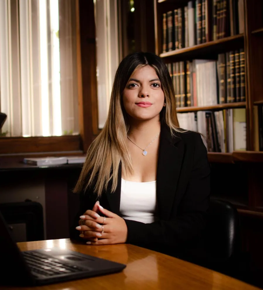 Abril Díaz Castro, abogada del padre de los menores. 