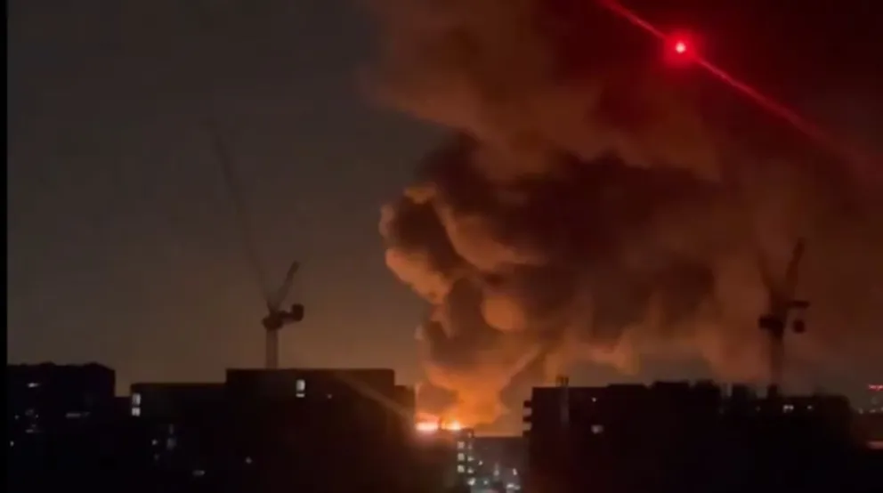 Cerraron el aeropuerto más grande del mundo por un incendio. 
