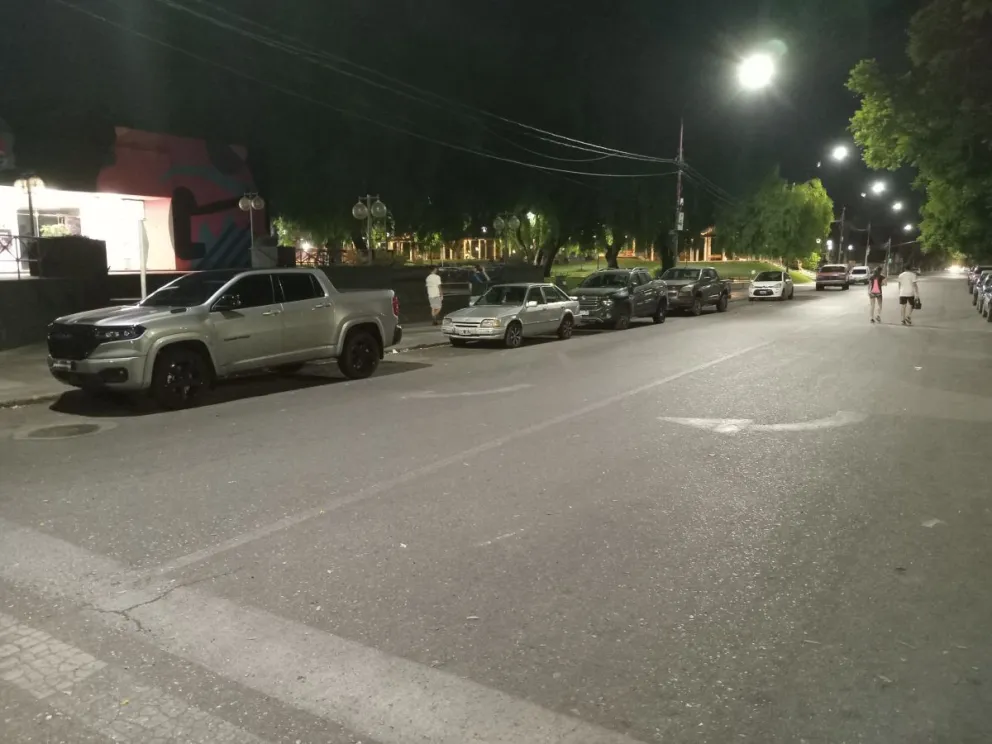 Presente. En este tramo de la calle San Luis, donde estaban ubicados, hace tres semanas, 14 puestos de panchos. Por ahora, no tienen su nuevo destino confirmado.