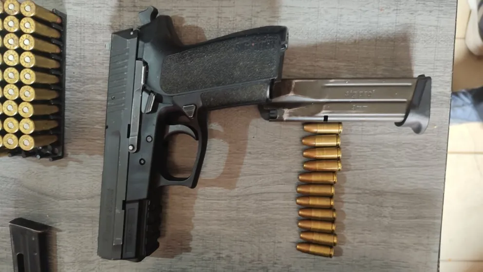 Un hombre fue detenido tras encontrar armas y proyectiles en una vivienda del B° Valle Grande