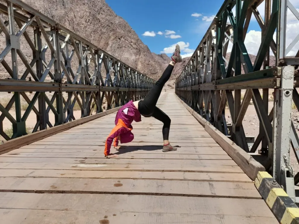 "Mi yoga como vitamina y analgésico", un taller de yoga con enfoque en la salud física y emocional. 