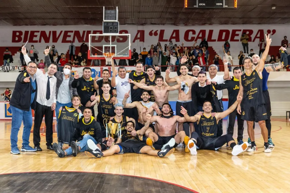 Gloria eterna. En agosto del 2021, Jáchal Básquetbol consumó en Córdoba su ascenso a la segunda categoría del país, la Liga Argentina.