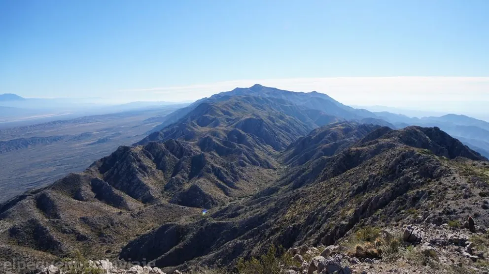 Salió con los amigos a un cerro de Albardón, se descompensó y lo encontraron muerto. 