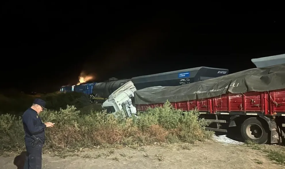 El tren destruyó al camión. Foto: gentileza Radio Nativa. 